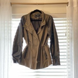 Fall is here and we all need a coat/jacket to go with this season!